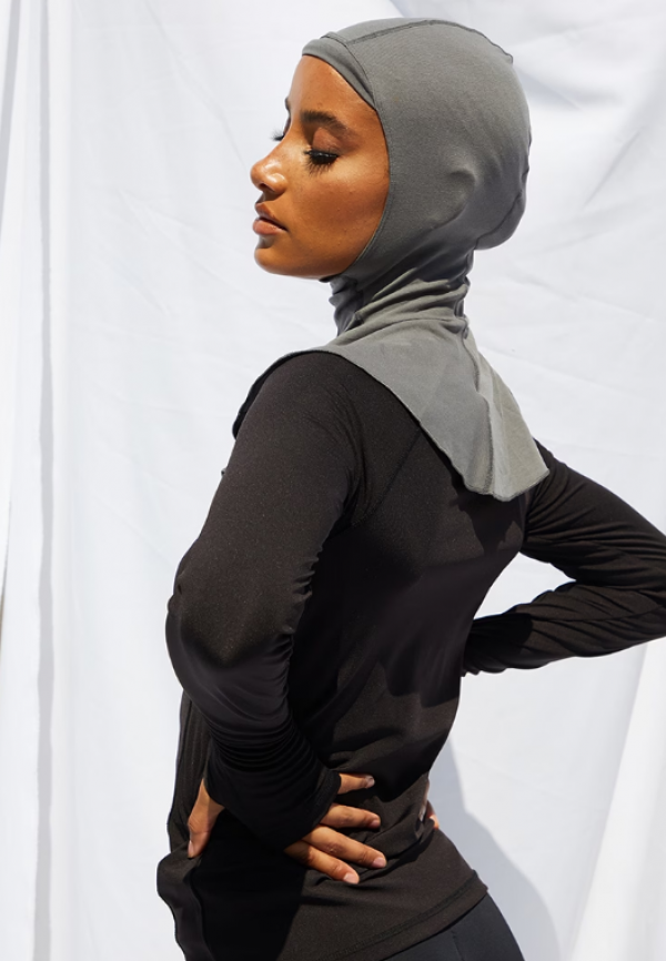 Hijab sporty dengan potongan bodycon